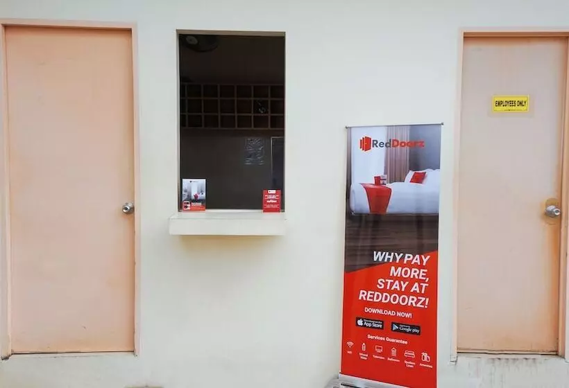 ユースホステル Reddoorz Plus Near Talisay Town Center