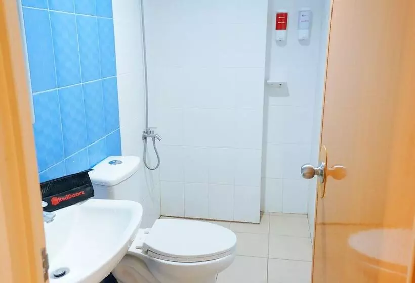 ユースホステル Reddoorz Plus Near Talisay Town Center