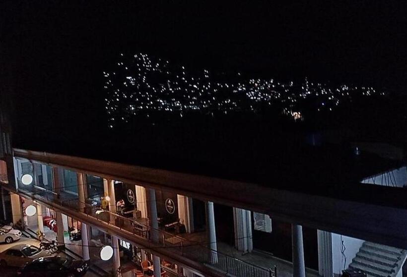 تختخواب و صبحانه Adlight Guest Rooms Swat