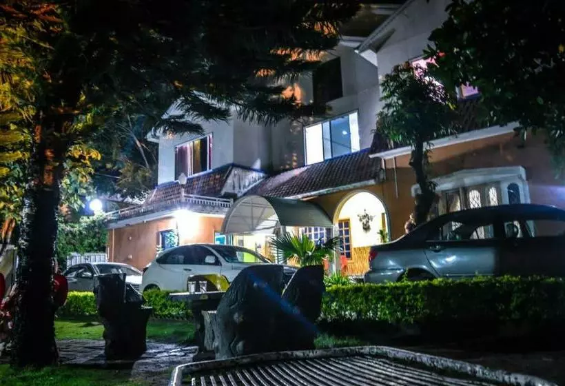هتل Kashmir Lodge