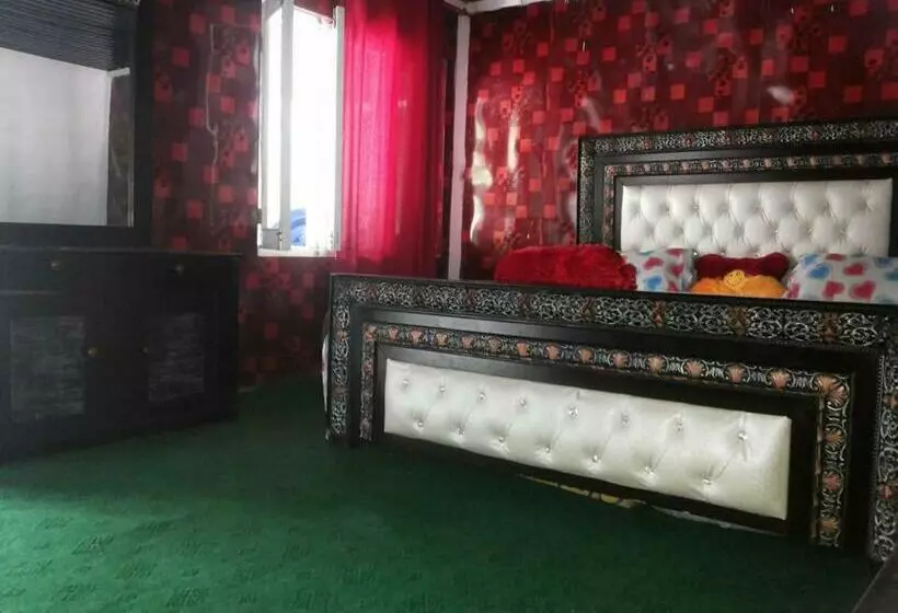 هتل Kashmir Lodge