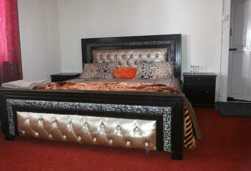 호텔 Kashmir Lodge