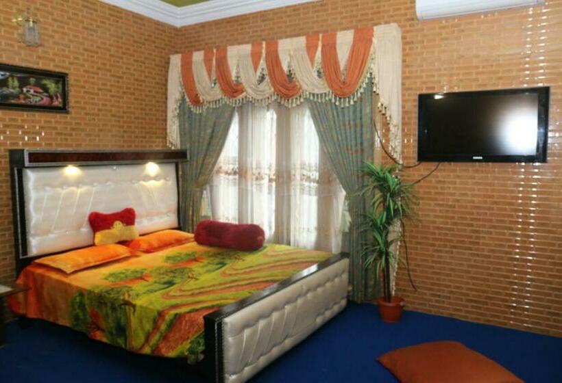 호텔 Kashmir Lodge