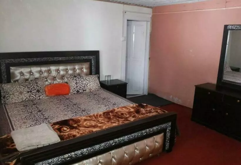 هتل Kashmir Lodge