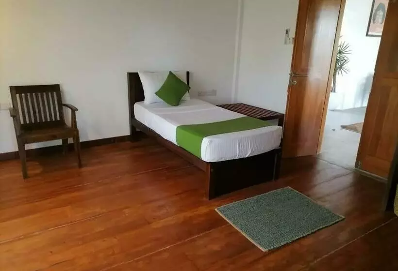 ホテル Kayjay Palms