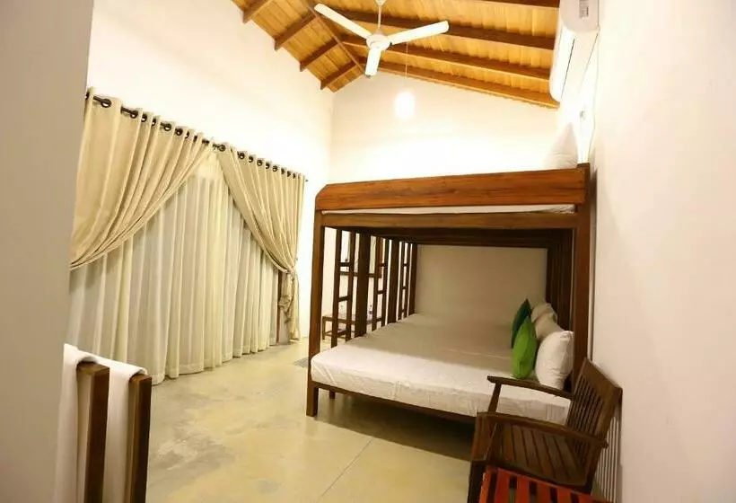 ホテル Kayjay Palms