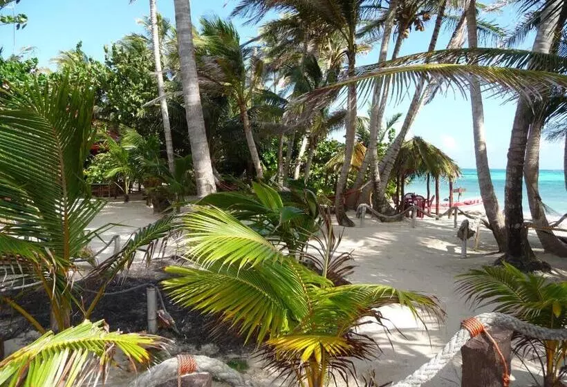 Hotelli Little Corn Island Beach And Bungalow