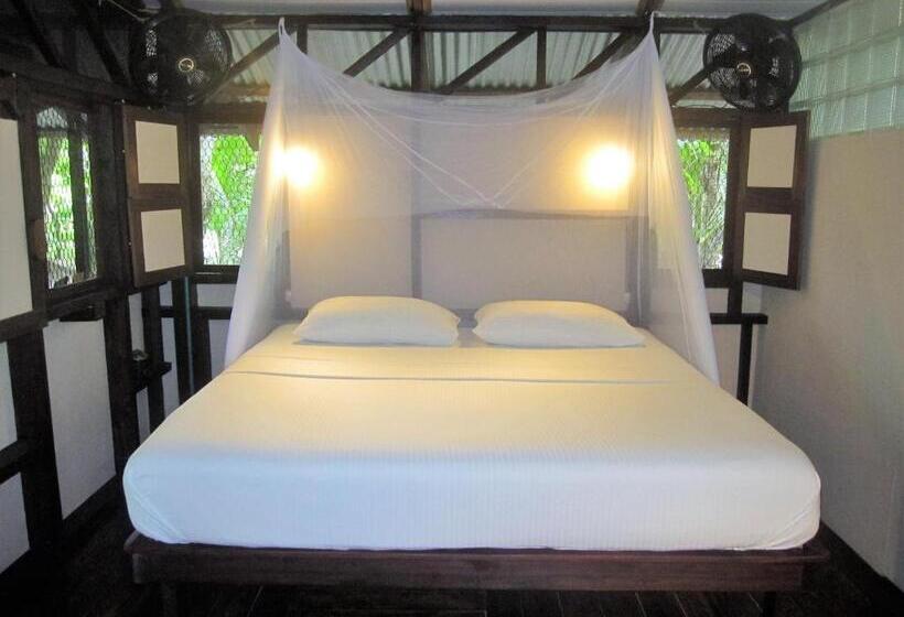 هتل Little Corn Island Beach And Bungalow