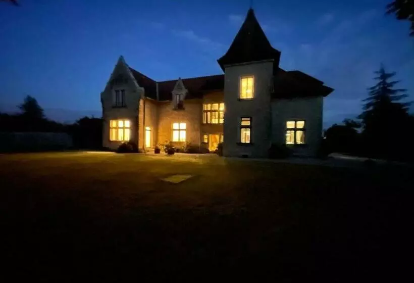 ペンション Chambres Au Château Du Mouillat