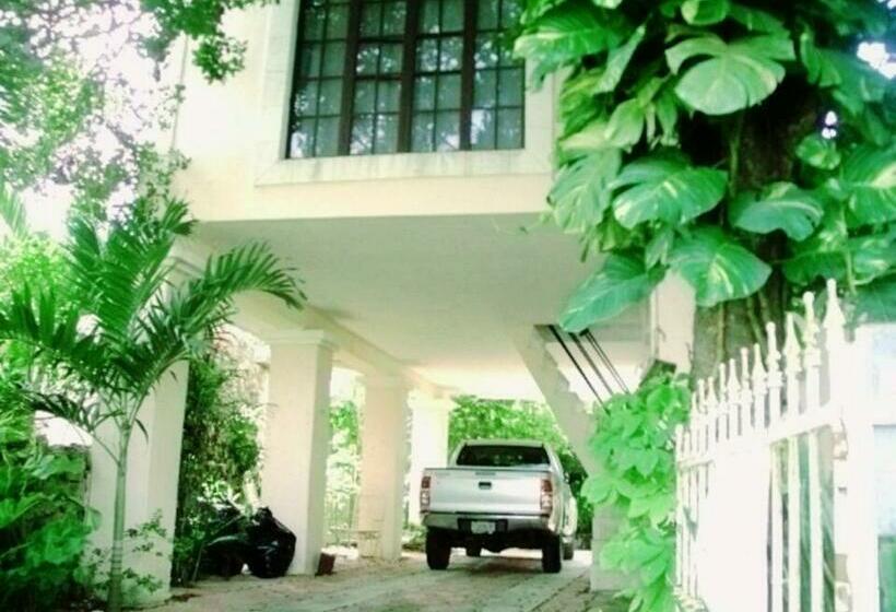 بنسيون Hostal Villa Mercedes