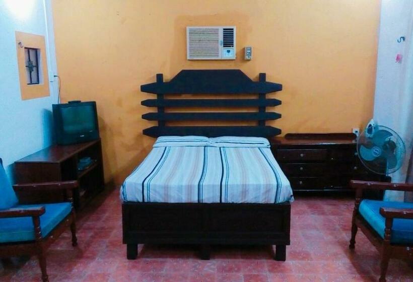 بنسيون Hostal Villa Mercedes