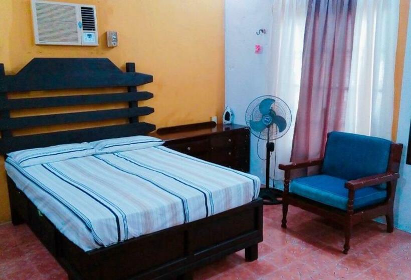 بنسيون Hostal Villa Mercedes