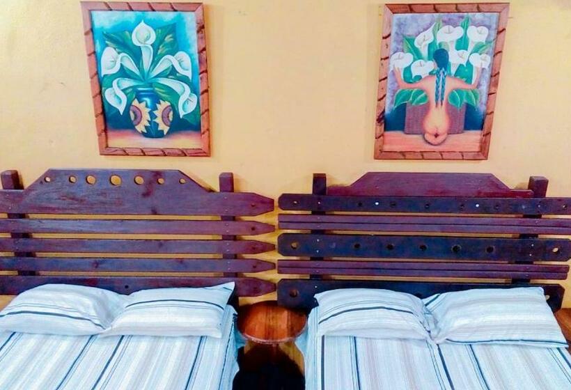 بنسيون Hostal Villa Mercedes