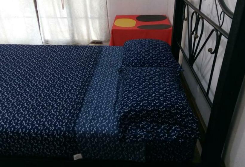 بنسيون Hostal Villa Mercedes