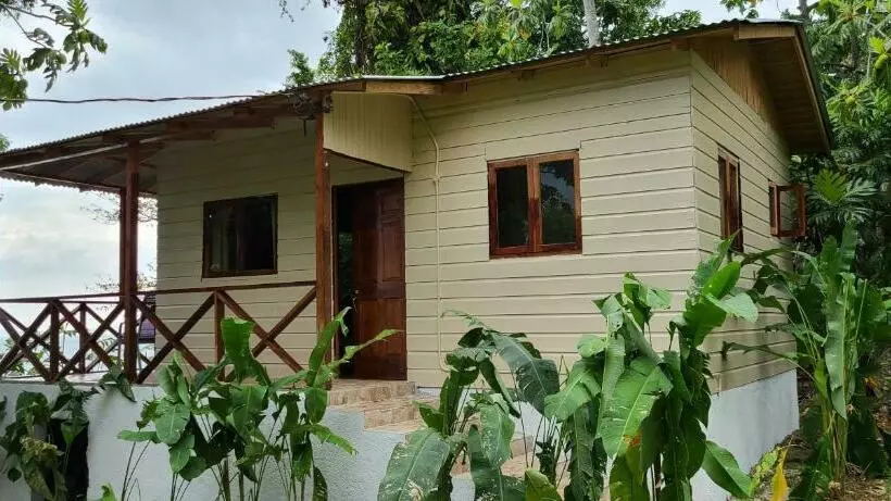 پانسیون Wilton House Oceanview Cabin