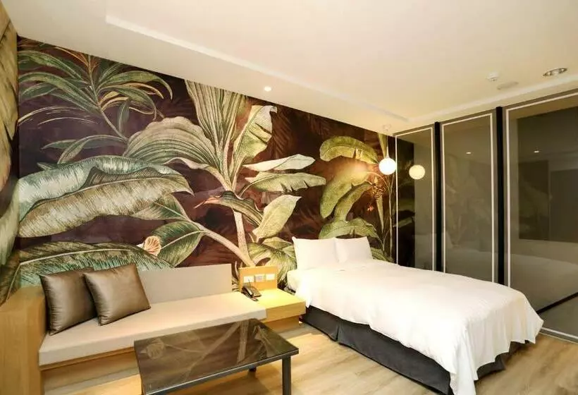 Sunline Motel & Resort