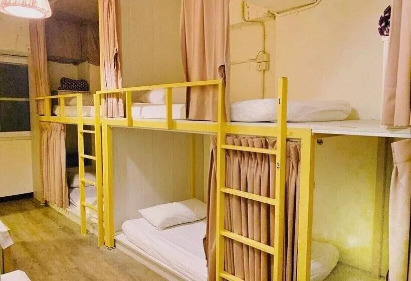Easy Inn International Hostel