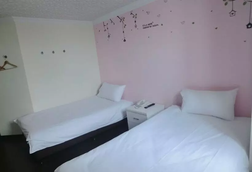 Easy Inn International Hostel