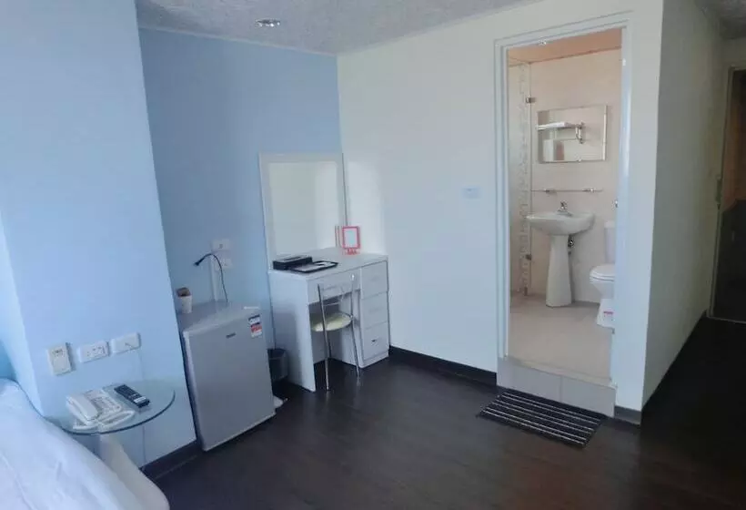 Easy Inn International Hostel