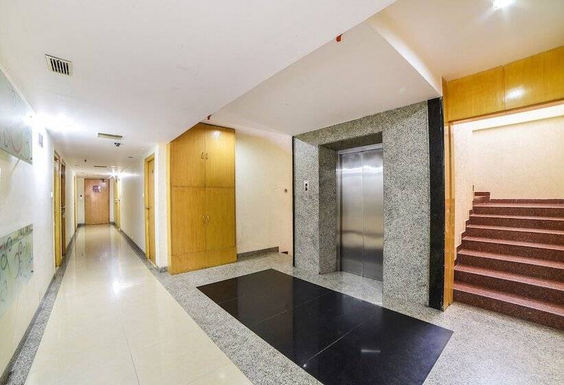 בית מלון כפרי Oriva Vinflora Residency   Jubilee Hills