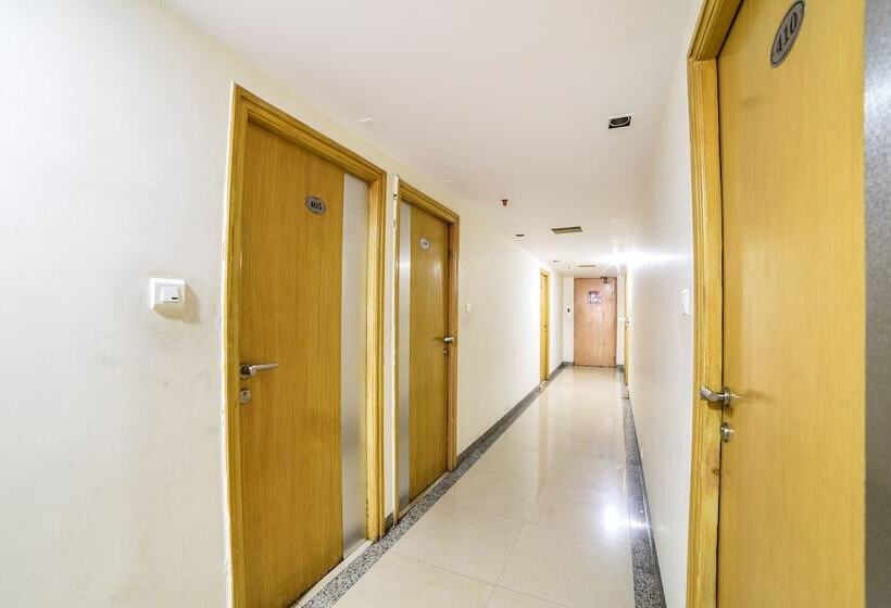 בית מלון כפרי Oriva Vinflora Residency   Jubilee Hills