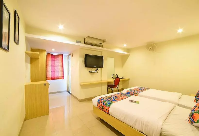 Отель Oriva Vinflora Residency Jubilee Hills