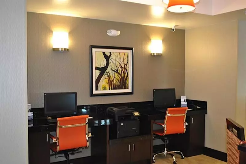 فندق Holiday Inn Express Salem, An Ihg