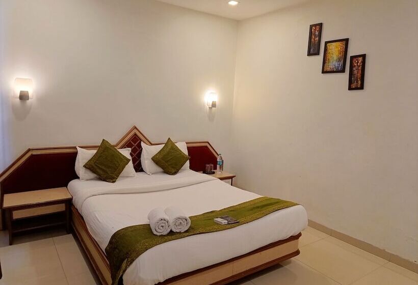 Hotel Jambhale Palace