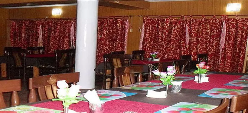 Hotelli Beyond Stay   Kanika Himalayan View