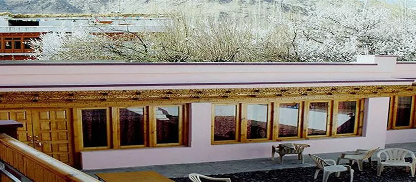 Hotelli Beyond Stay   Kanika Himalayan View