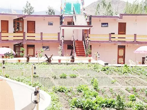 Hotelli Beyond Stay   Kanika Himalayan View