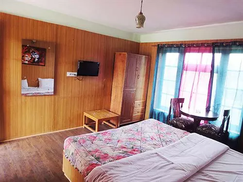 Hotelli Beyond Stay   Kanika Himalayan View