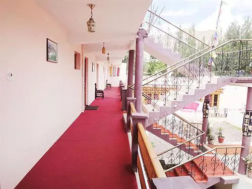 Hotelli Beyond Stay   Kanika Himalayan View