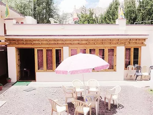 Hotelli Beyond Stay   Kanika Himalayan View