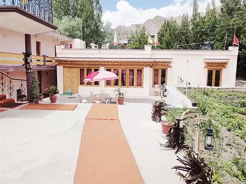 Hotelli Beyond Stay   Kanika Himalayan View