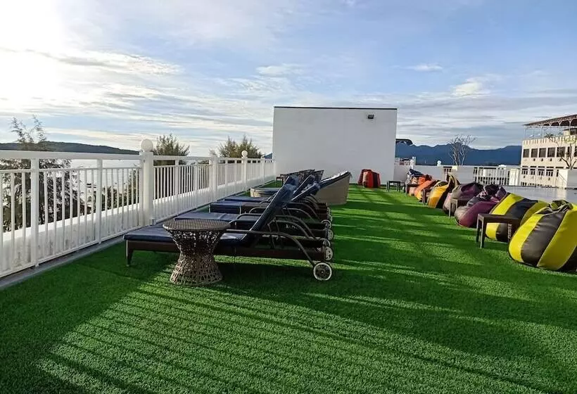 בית מלון כפרי Langkapuri Resort Langkawi