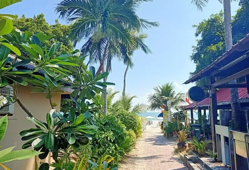 בית מלון כפרי Langkapuri Resort Langkawi