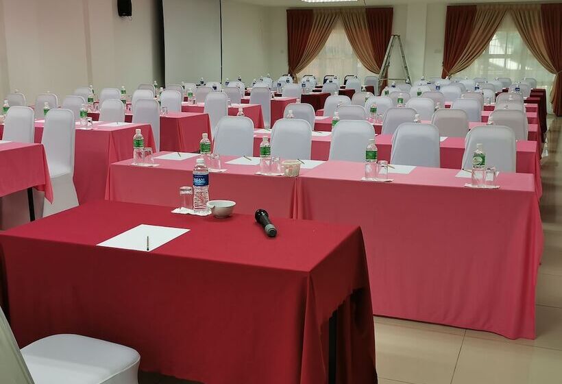 فندق Langkapuri Resort Langkawi