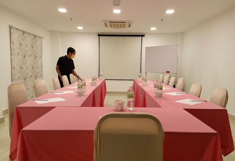 فندق Langkapuri Resort Langkawi