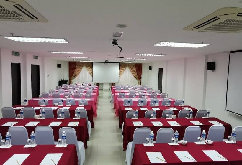 فندق Langkapuri Resort Langkawi