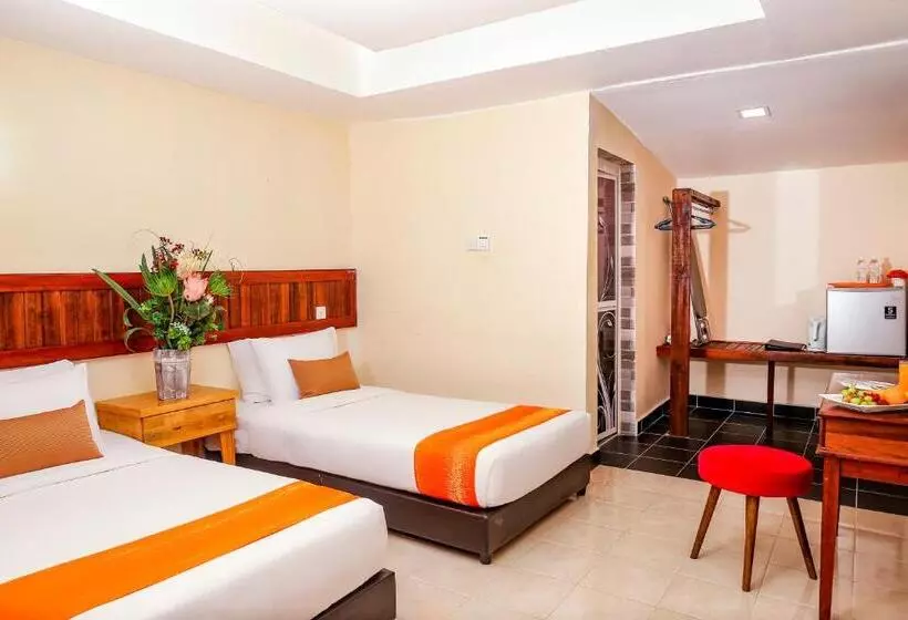 בית מלון כפרי Langkapuri Resort Langkawi