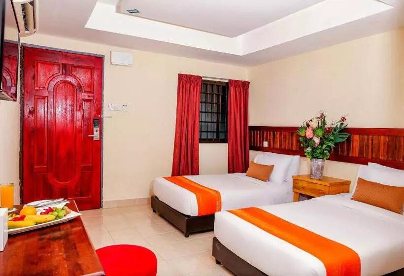 בית מלון כפרי Langkapuri Resort Langkawi