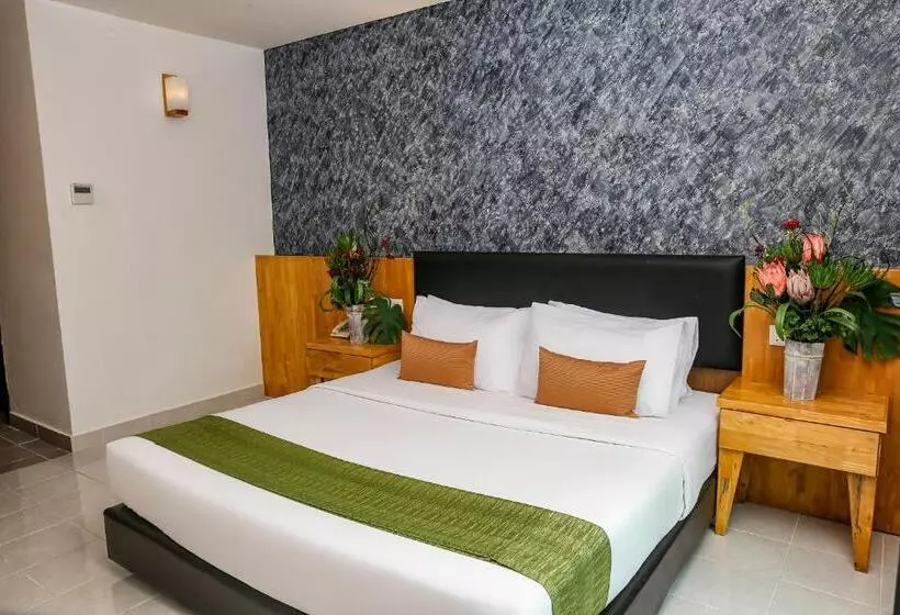 בית מלון כפרי Langkapuri Resort Langkawi