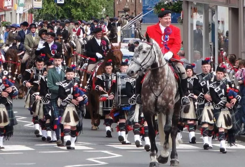 هتل Larkhall Burn