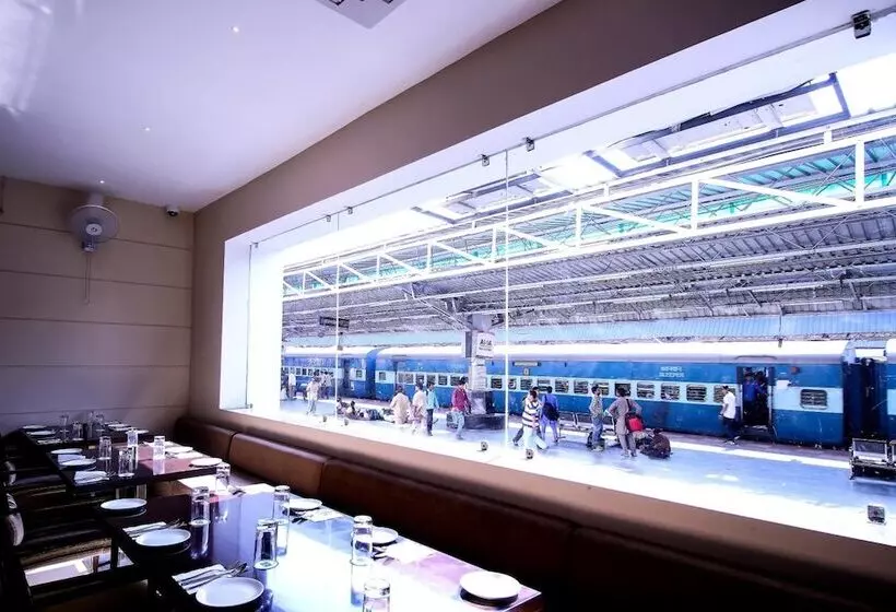 هتل Le Roi Raipur At Raipur Railway Station