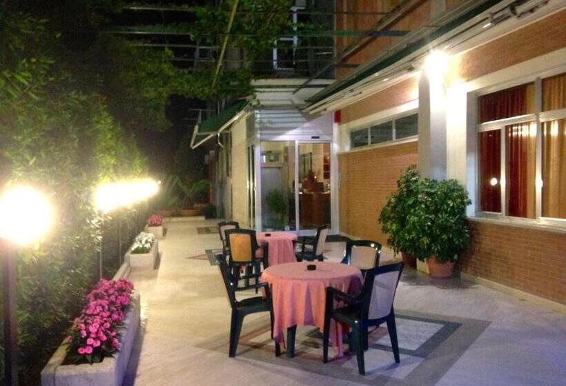 فندق Ristorante Anita