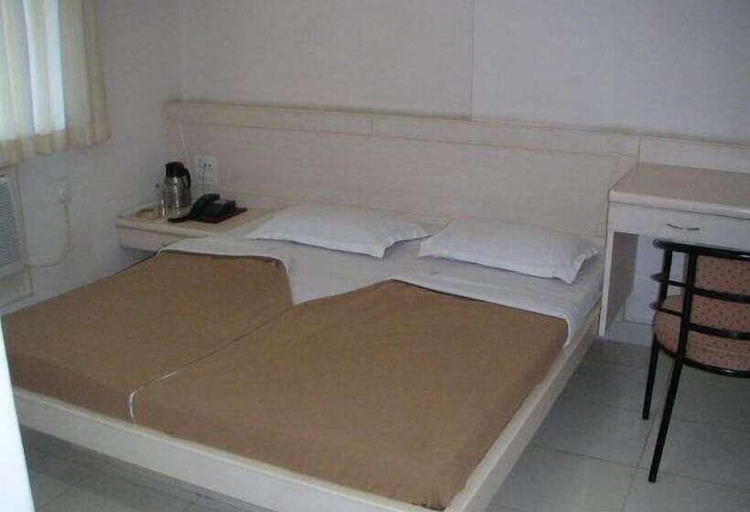 호텔 Tara International