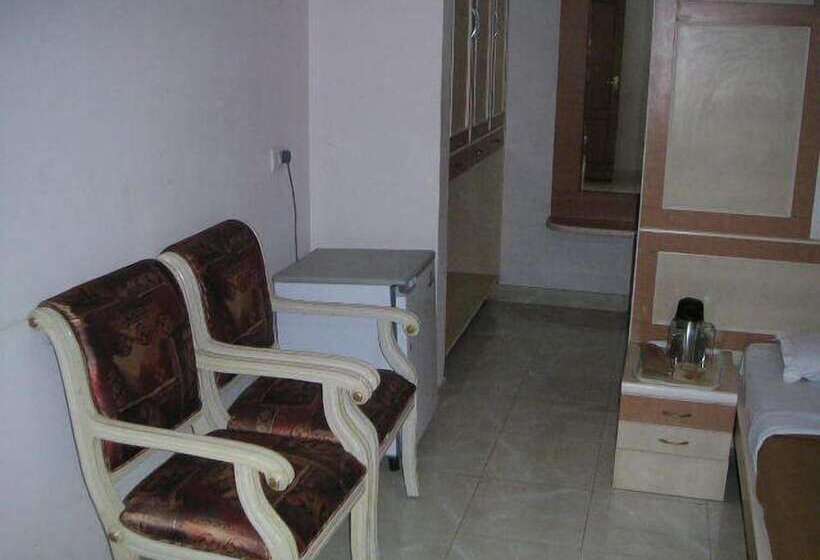 호텔 Tara International