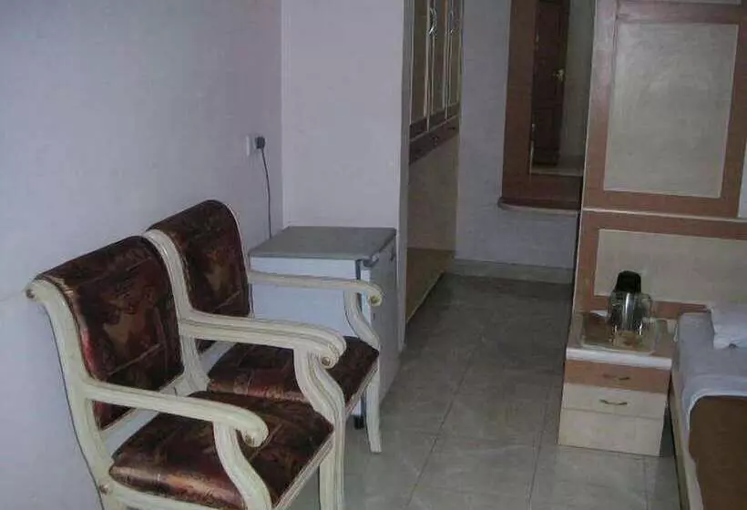 호텔 Tara International