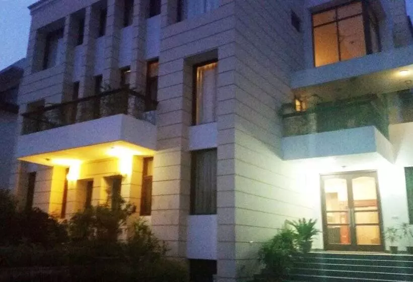 فندق Tavisha Villa